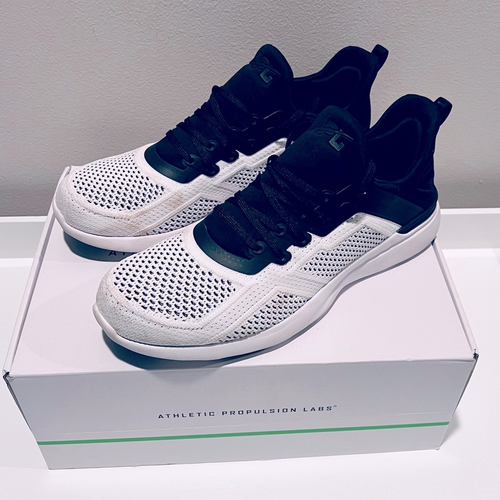 APL Athletic Propulsion Labs Men’s Techloom Tracer Black & White size 10